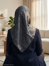 منديل ساتان